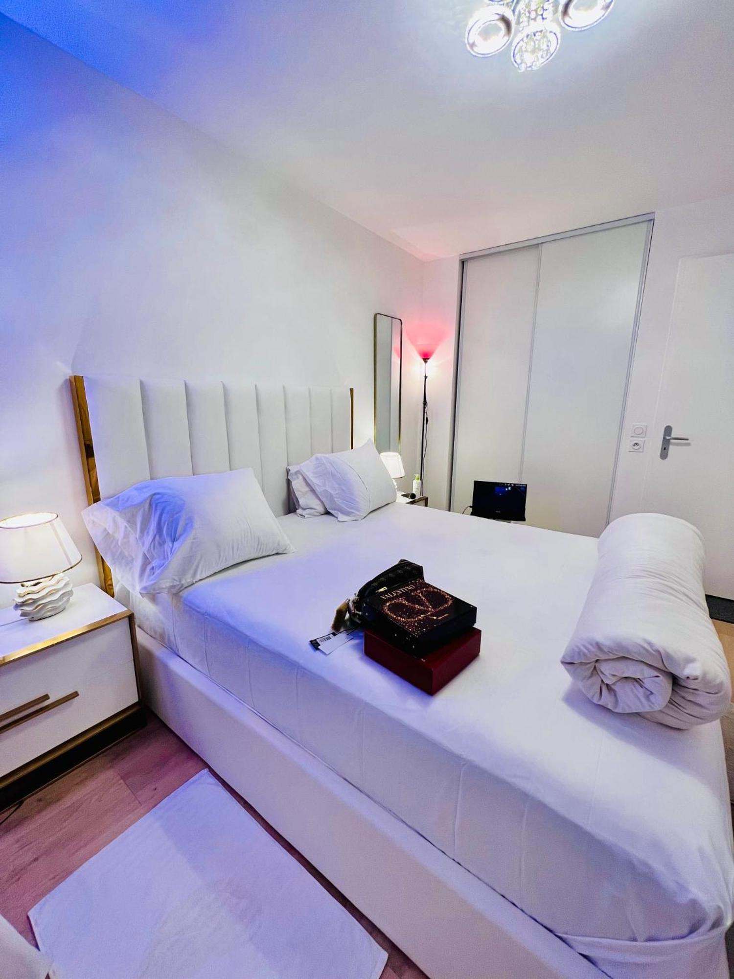 Les Residences De Djibril Le Blanc-Mesnil Dış mekan fotoğraf